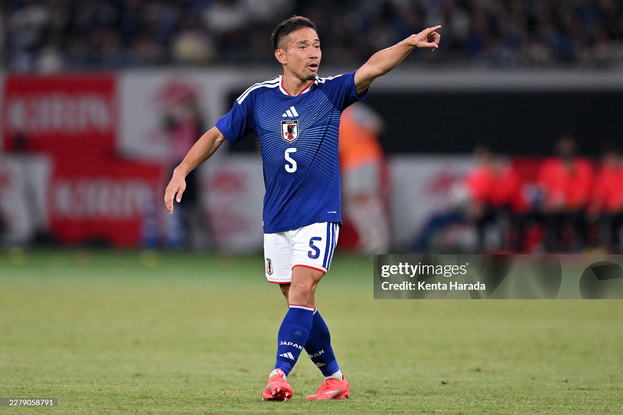 サッカー日本代表 長友佑都選手からわかる スパイクの選び方 - 0014のblog