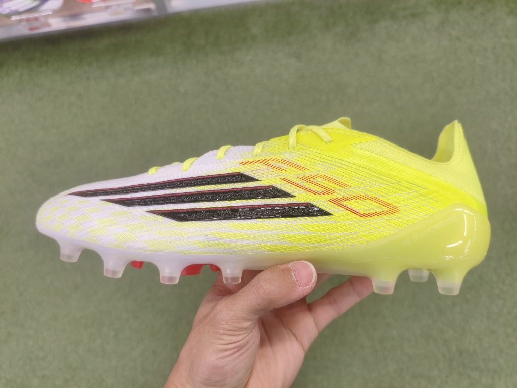 アディダス F50 ELITE AG 解説 - 0014のblog